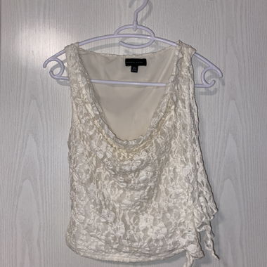 Top in pizzo crema