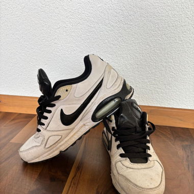 Nike Schuhe Gr. 43