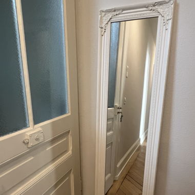 White mirror