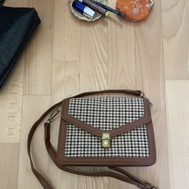 braune handtasche 