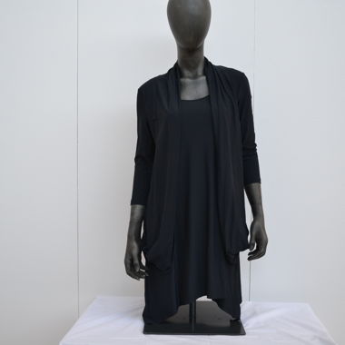 Schwarzes Langarmkleid von The Swiss Label