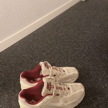 Nike Vomero 5 