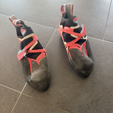 La Sportiva Comp Climbing Shoes 39.5