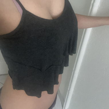 Crop top à bretelles volants gris foncé