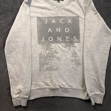 Grey sweater with pattern