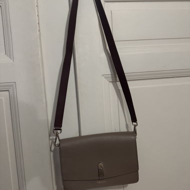 Shoulder bag Modaloù