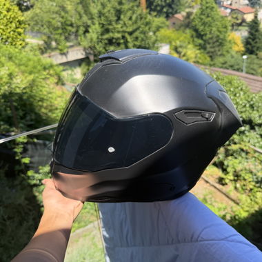 Schwarzer Integralhelm