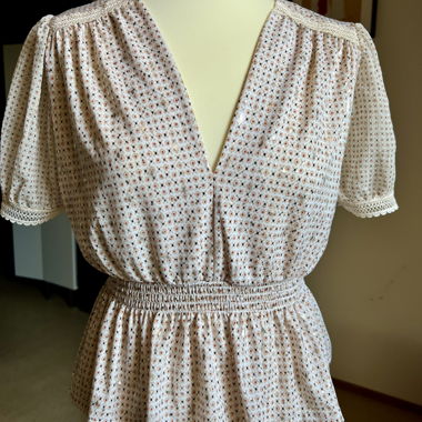 Blusa elegante con scollo a V