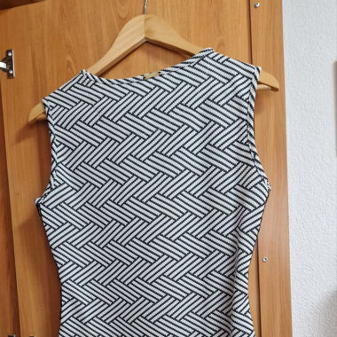 Schwarz weisses Kleid