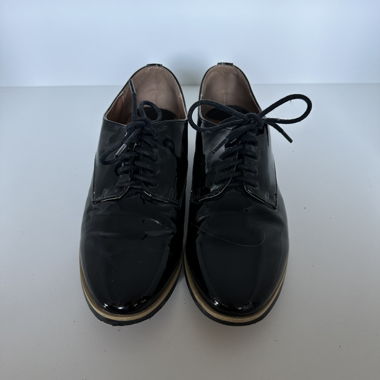 Scarpe basse stringate