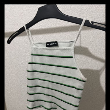 Crop top rayé, taille XXS - Parfait pour l'été!