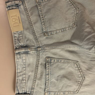 Jeans D91 a vita bassa e gamba ampia