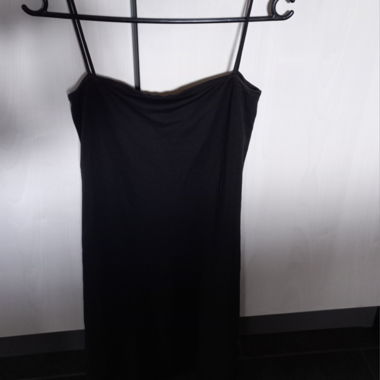 Schwarzes Kleid