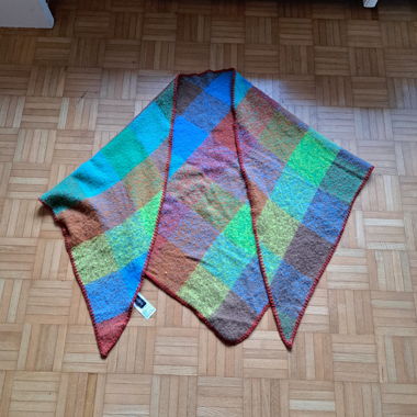 Grande sciarpa triangolare multicolore