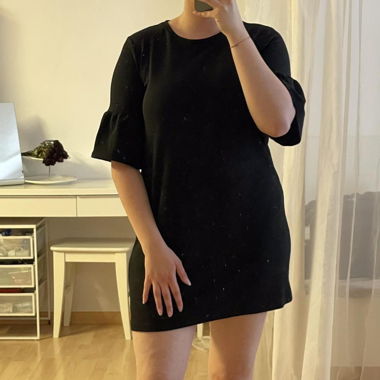 Schwarzes Pull&Bear Kleid mit Volantärmeln