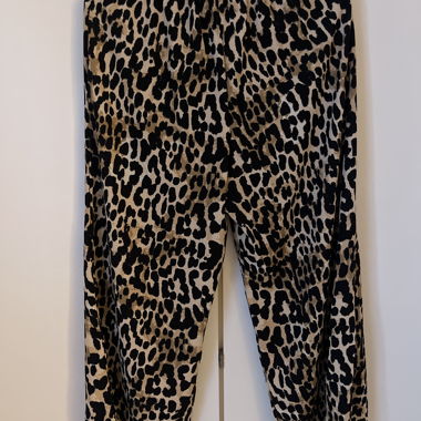 Pantaloni estivi con motivo leopardo