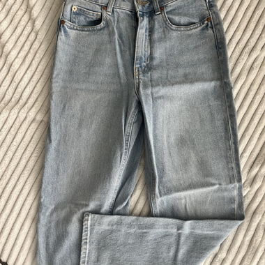 Jeans chiari a taglio dritto