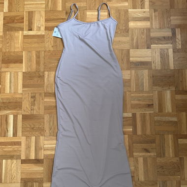Robe maxi ( longue) moulante taupe Bershka