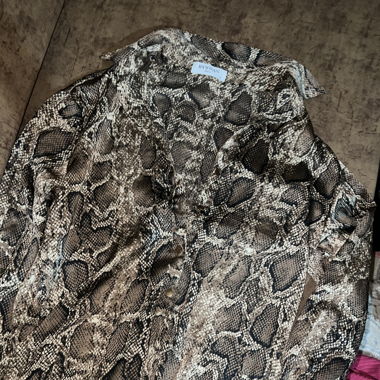 Schlangenmuster Bluse