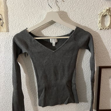 long-sleeved top