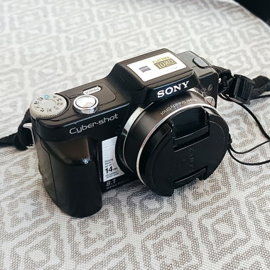 Sony Cyber-shot DSC-H3