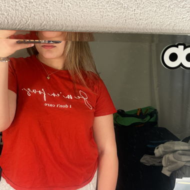 Rotes T-Shirt