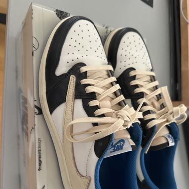 Air Jordan 1 low Travis Scott x Fragment