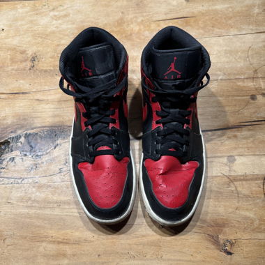 Jordan 1 Mid