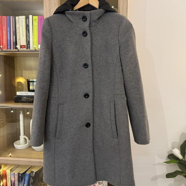 Cappotto di lana imbottito e caldo