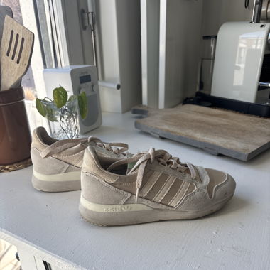 adidas sneaker