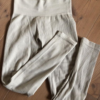 Beige ribbed leggings