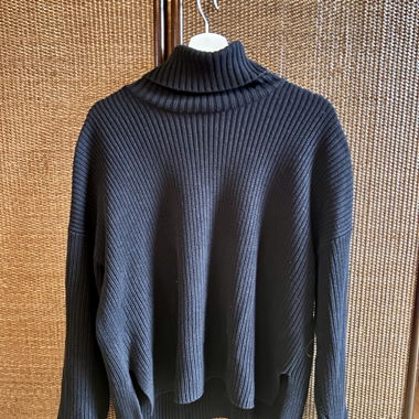 Knit sweater