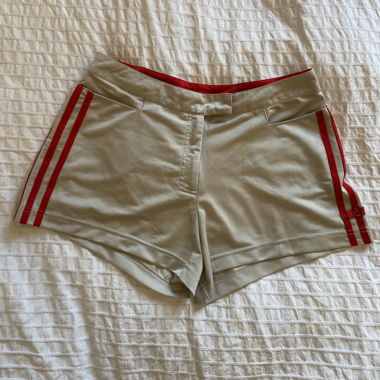 kurze Adidas Hose