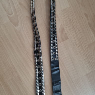 Cintura con borchie in pelle vera