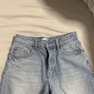 Kurze Jeans Hose