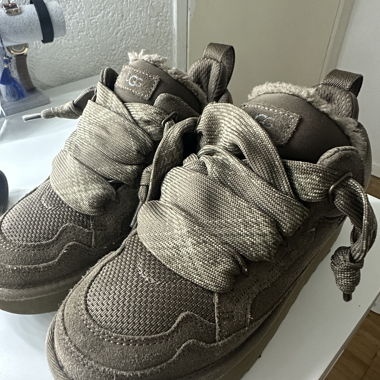 Uggs lowmel