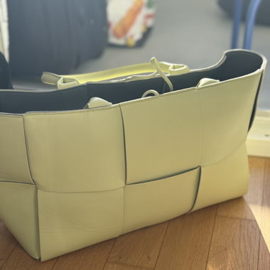 Bottega Veneta ARCO Shopper M