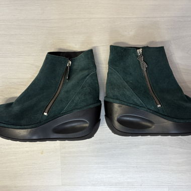 Ankle boots con zeppa in camoscio verde