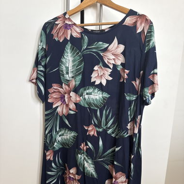 Robe fleurie neuve