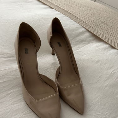 Hugo Boss pumps 40