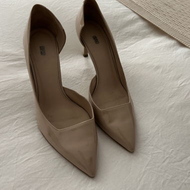 Hugo Boss pumps 40