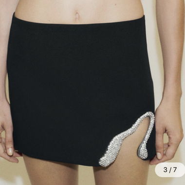 Jupe courte noire Zara avec strass taille M