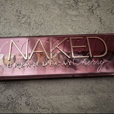 Urban Decay Naked Cherry Eyeshadow Palette