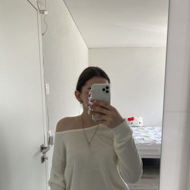 Lightweight Y2K Sweater - Off-White - Like New
