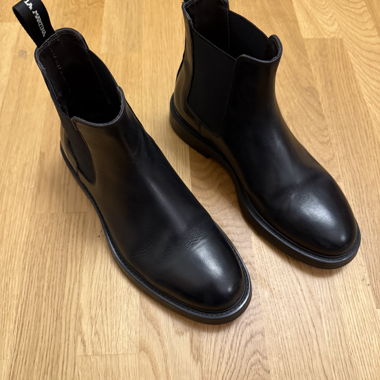 La Martian Chelsea in pelle nera
