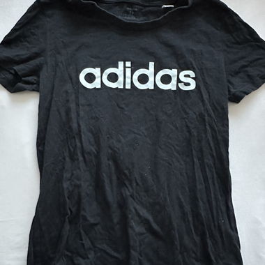 adidas tshirt🖤