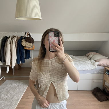 Cute verge girl top