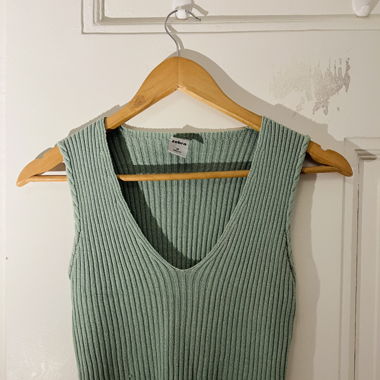 Green woven crop top