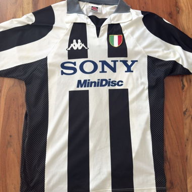 Juventus 1997/1998 Home Shirt