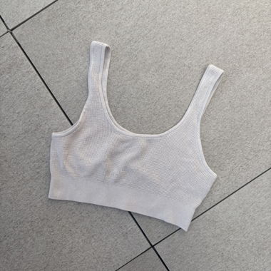 Top corto in maglia beige chiaro